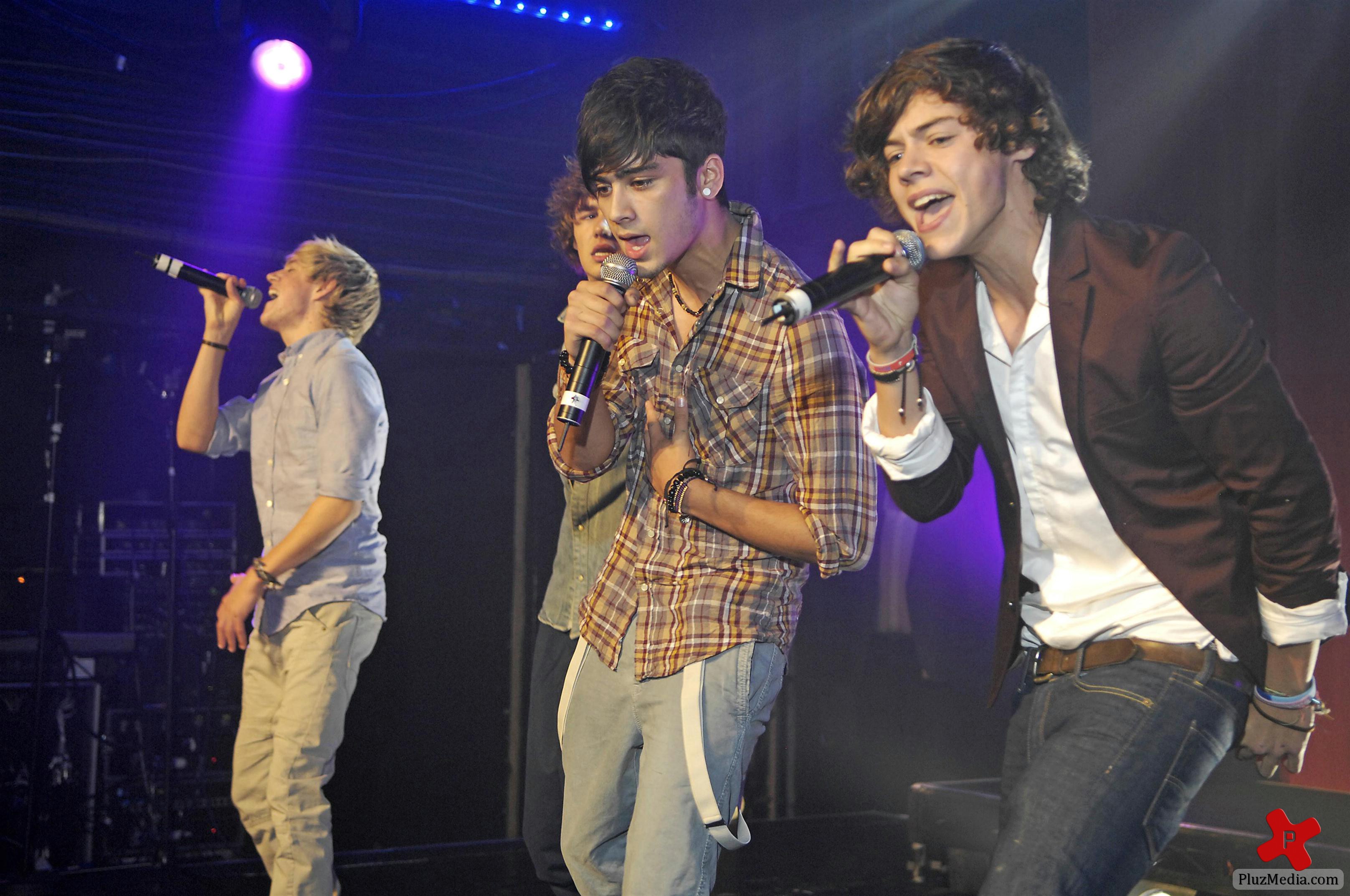 One Direction perform live at G-A-Y nightclub photos | Picture 80773